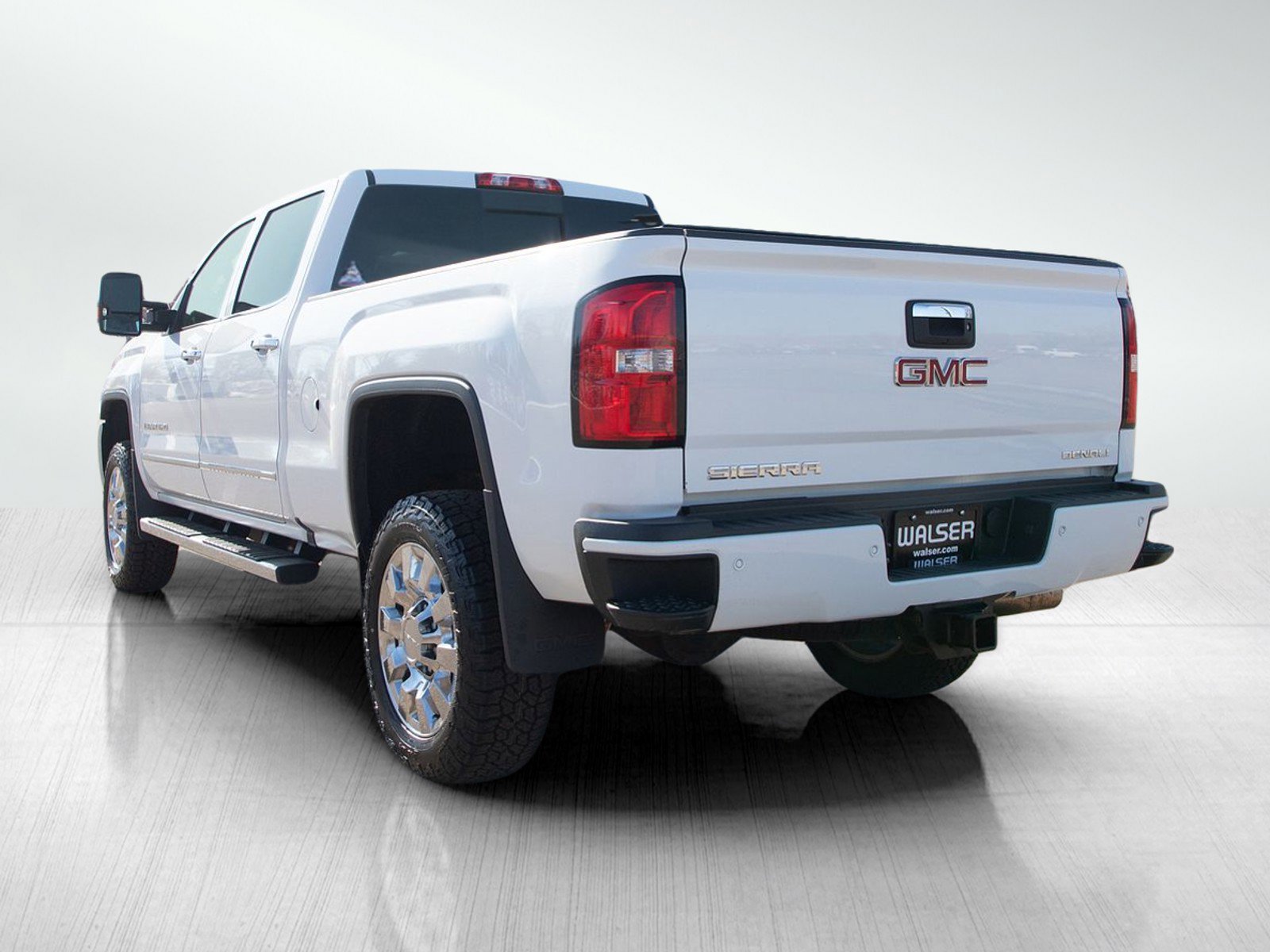 Used 2018 GMC Sierra 2500 Denali image 3