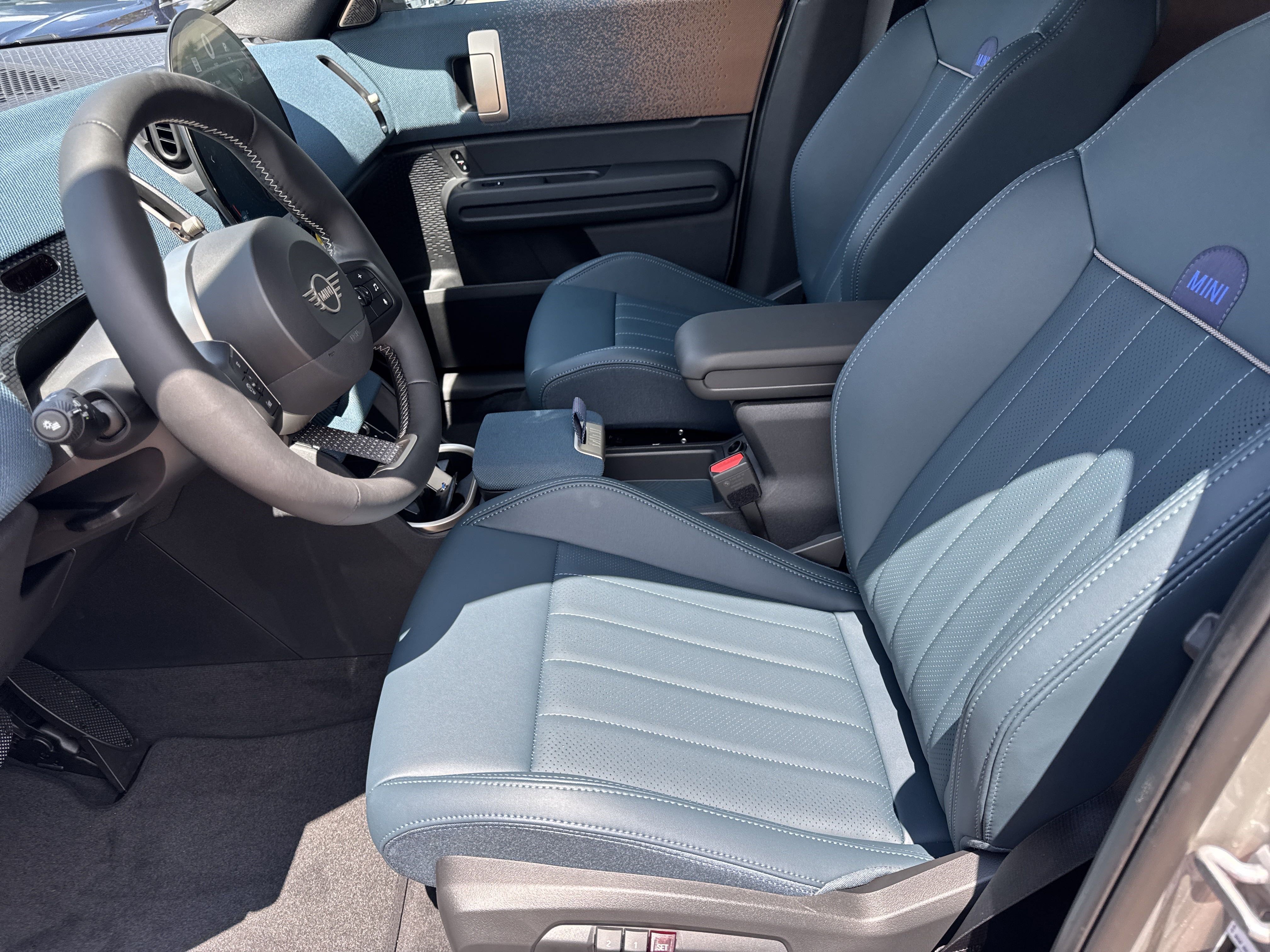 Used 2025 MINI Cooper Countryman S w/ Comfort Package Max image 12
