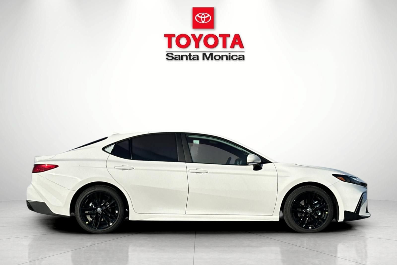 New 2026 Toyota Camry SE w/ Convenience Package FWD image 2