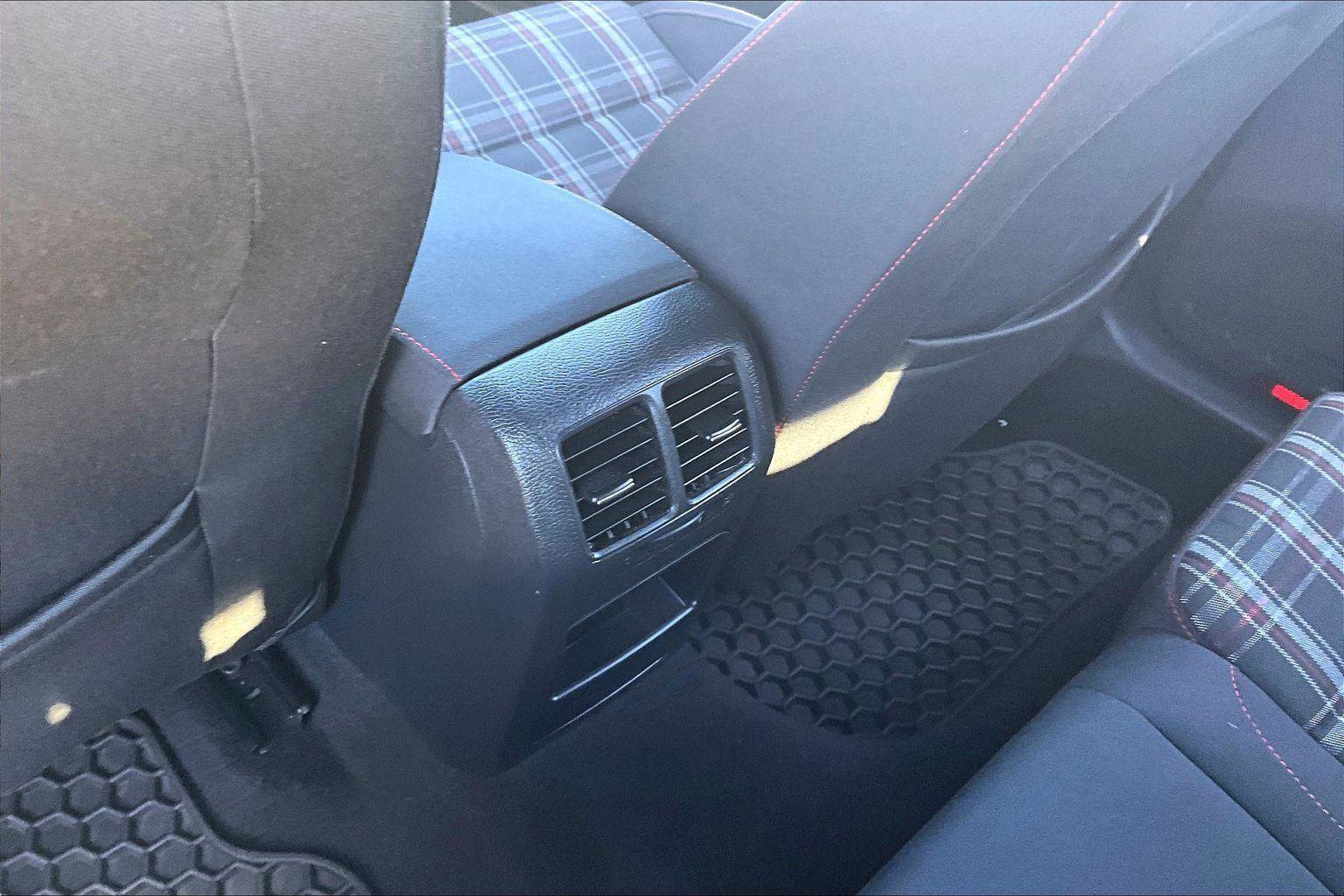 Used 2014 Volkswagen GTI Wolfsburg Edition image 32