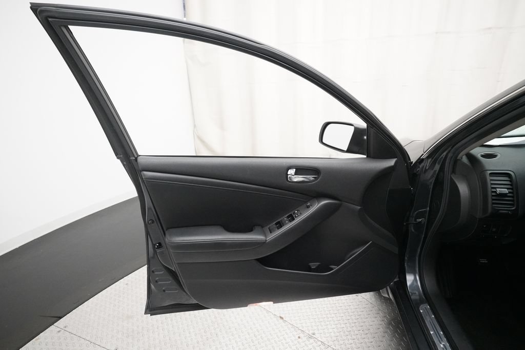 Used 2010 Nissan Altima 2.5 SL w/ SL Pkg FWD image 25