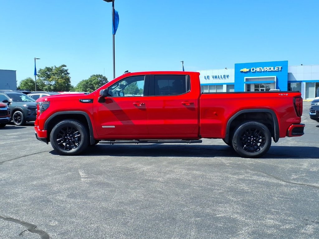 Used 2023 GMC Sierra 1500 Elevation w/ Preferred Package AWD/4WD image 4