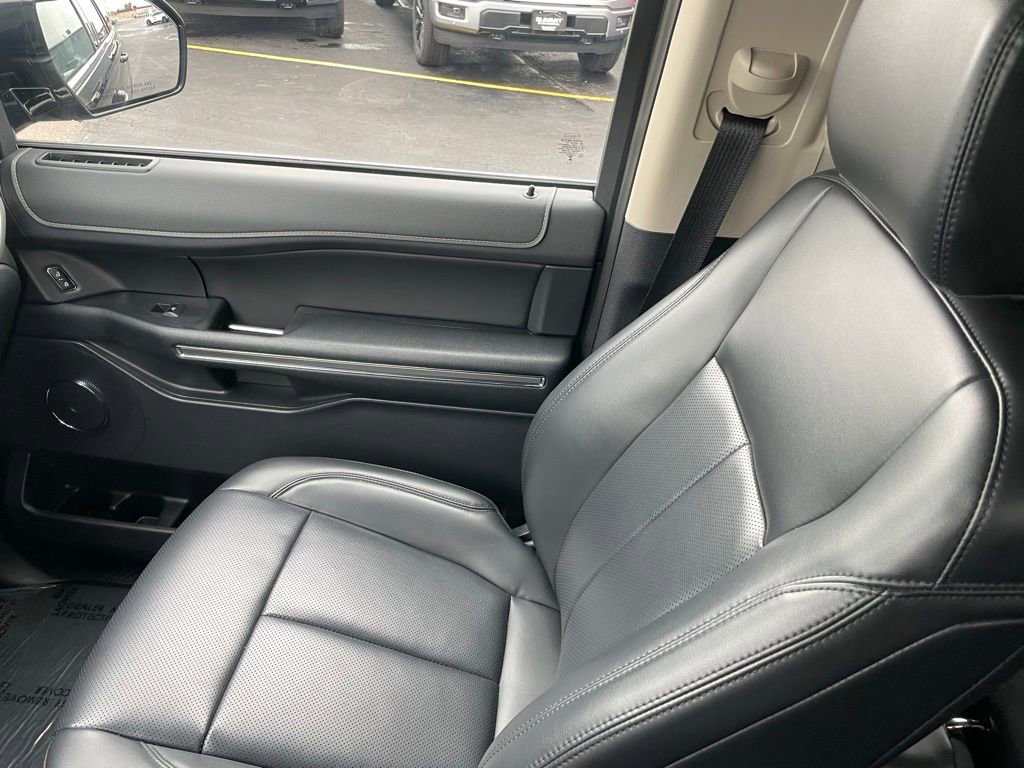 Used 2024 Ford Expedition XLT AWD/4WD image 23