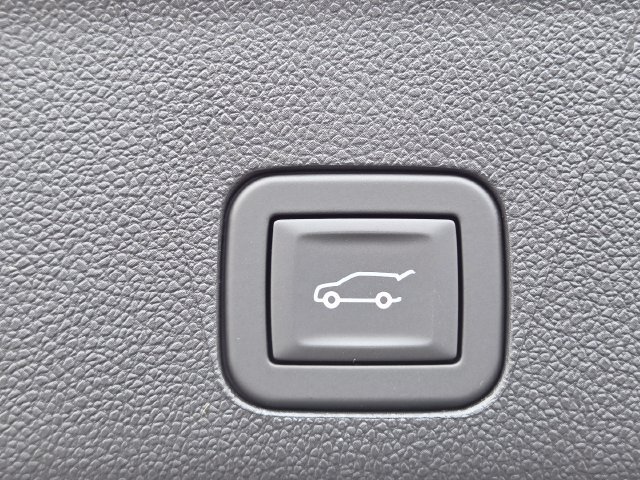 New 2026 GMC Yukon XL AT4 w/ AT4 Premium Plus Package AWD/4WD image 23