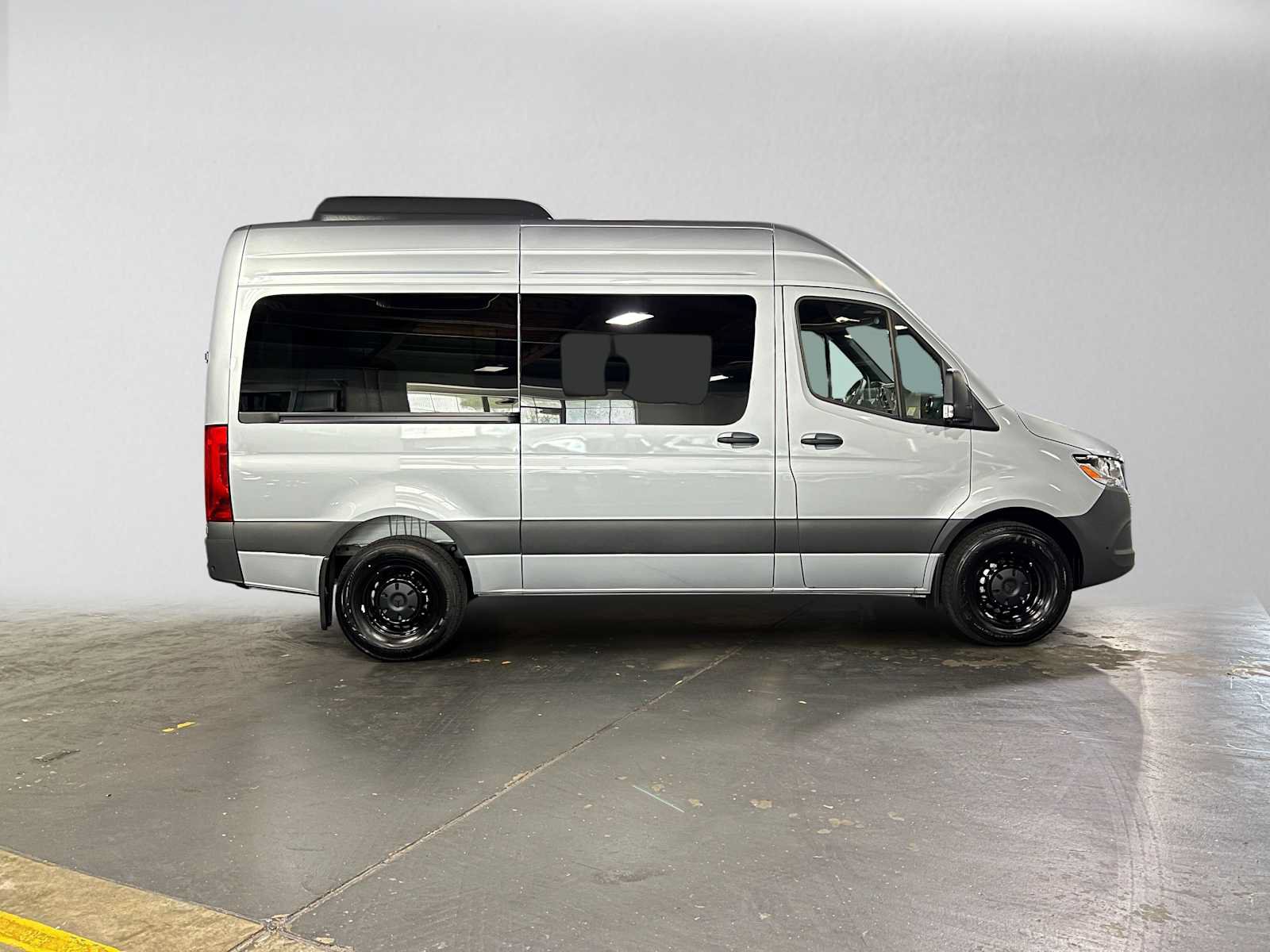 Used 2025 Mercedes-Benz Sprinter 2500 image 2