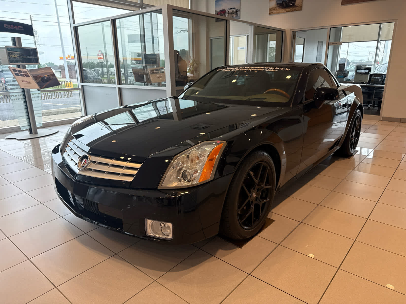Used 2004 Cadillac XLR RWD image 1