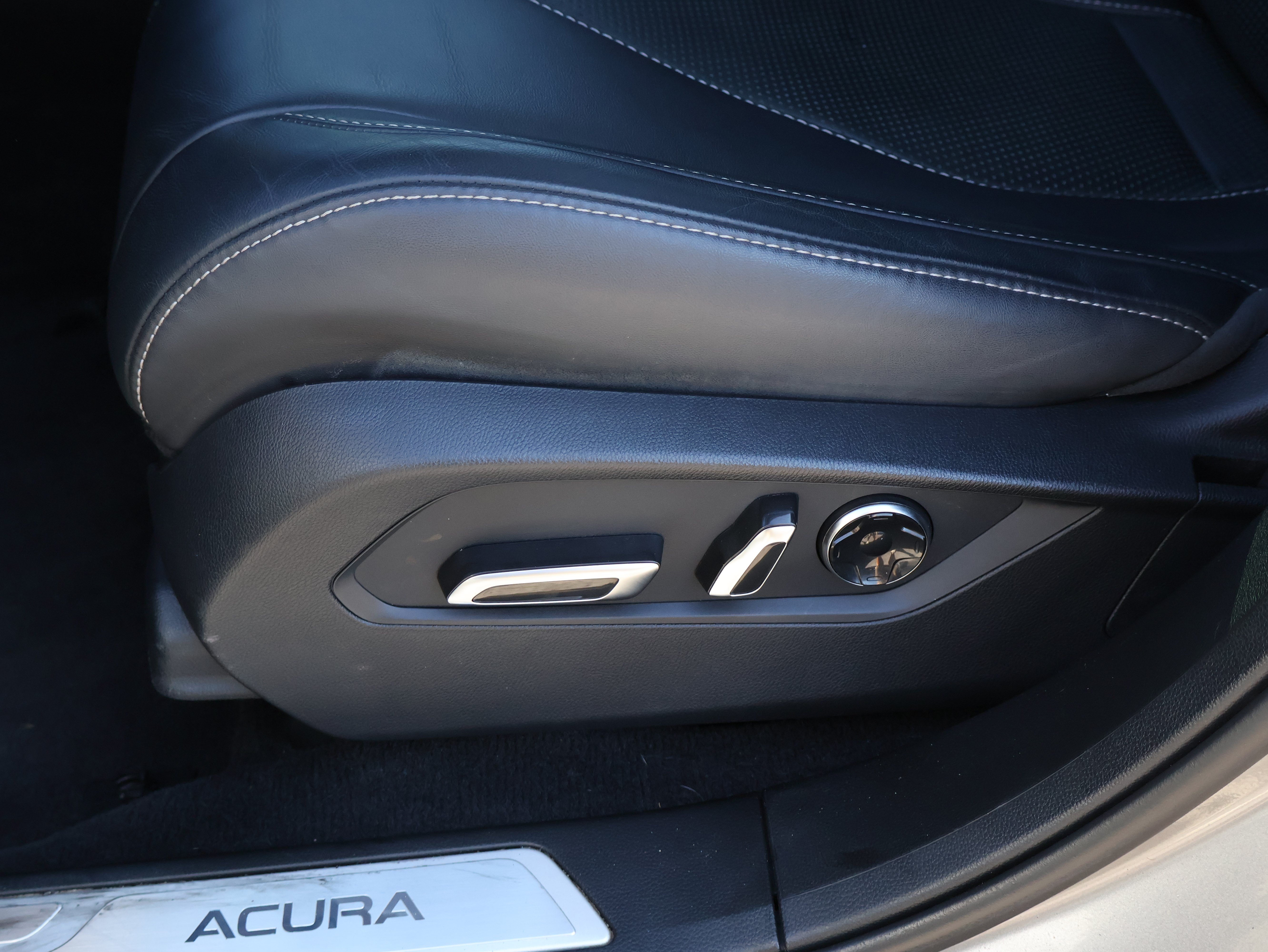 Used 2024 Acura RDX w/ Technology Package AWD/4WD image 45