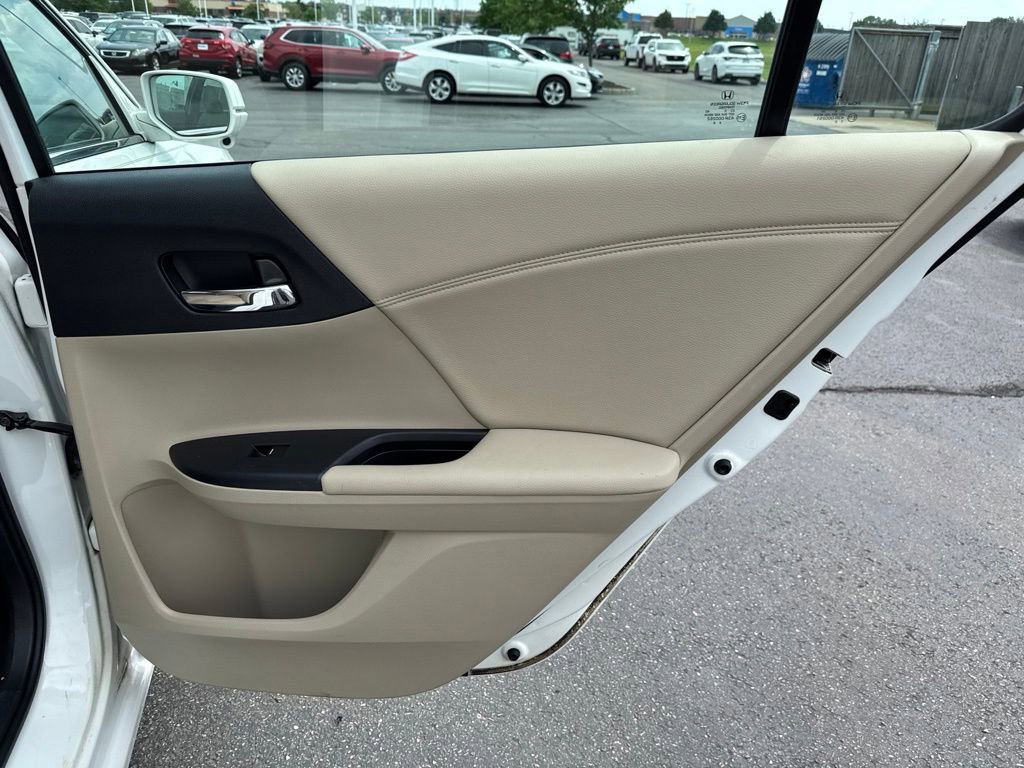 Used 2016 Honda Accord EX-L image 34