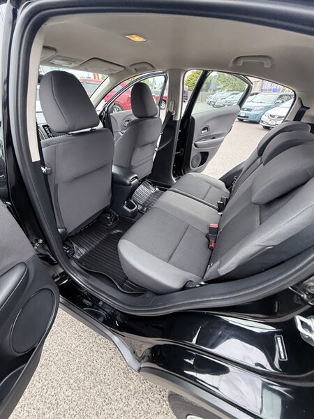 Used 2019 Honda HR-V LX image 27