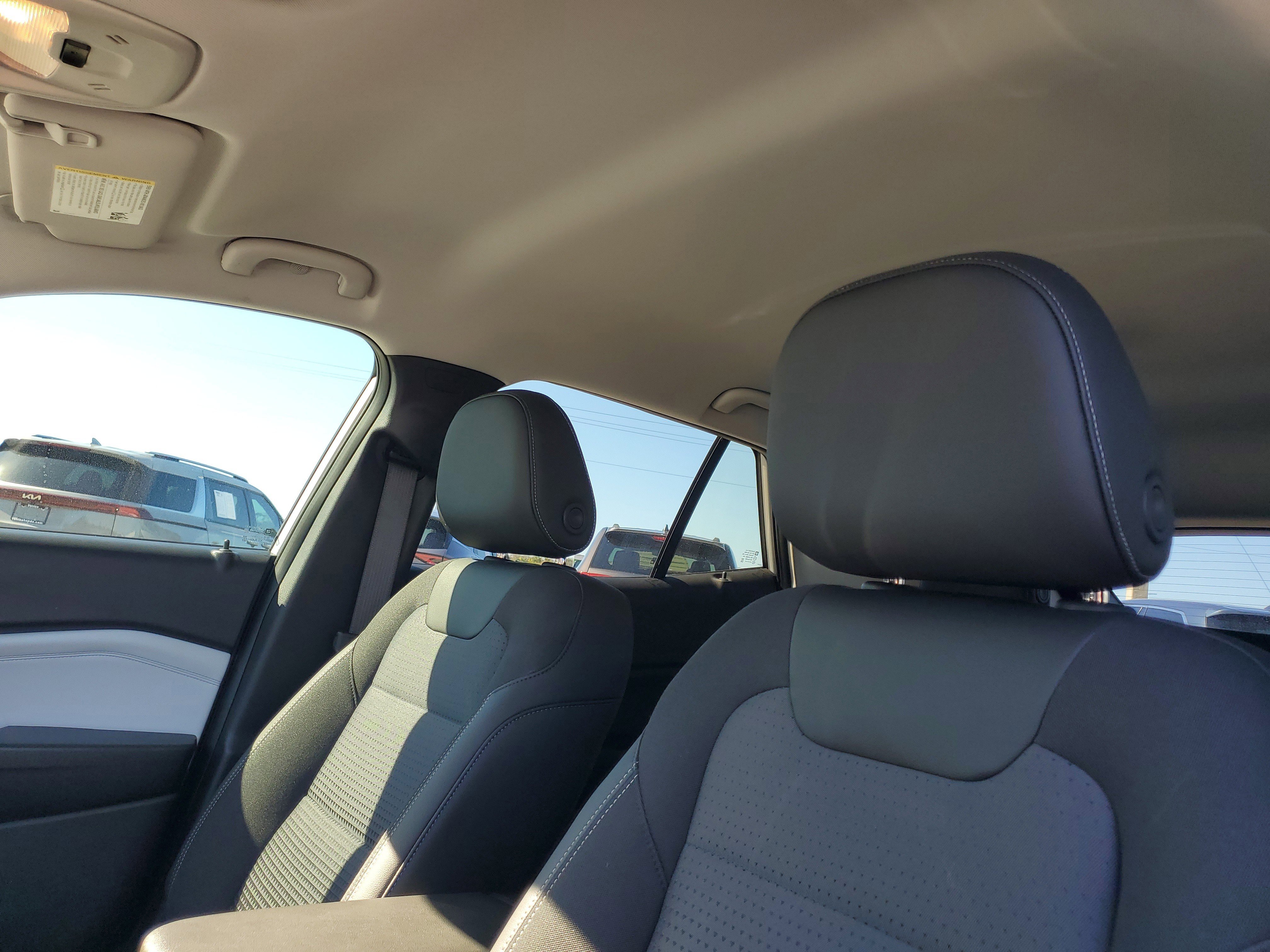 Used 2025 Chevrolet Trax LT image 22