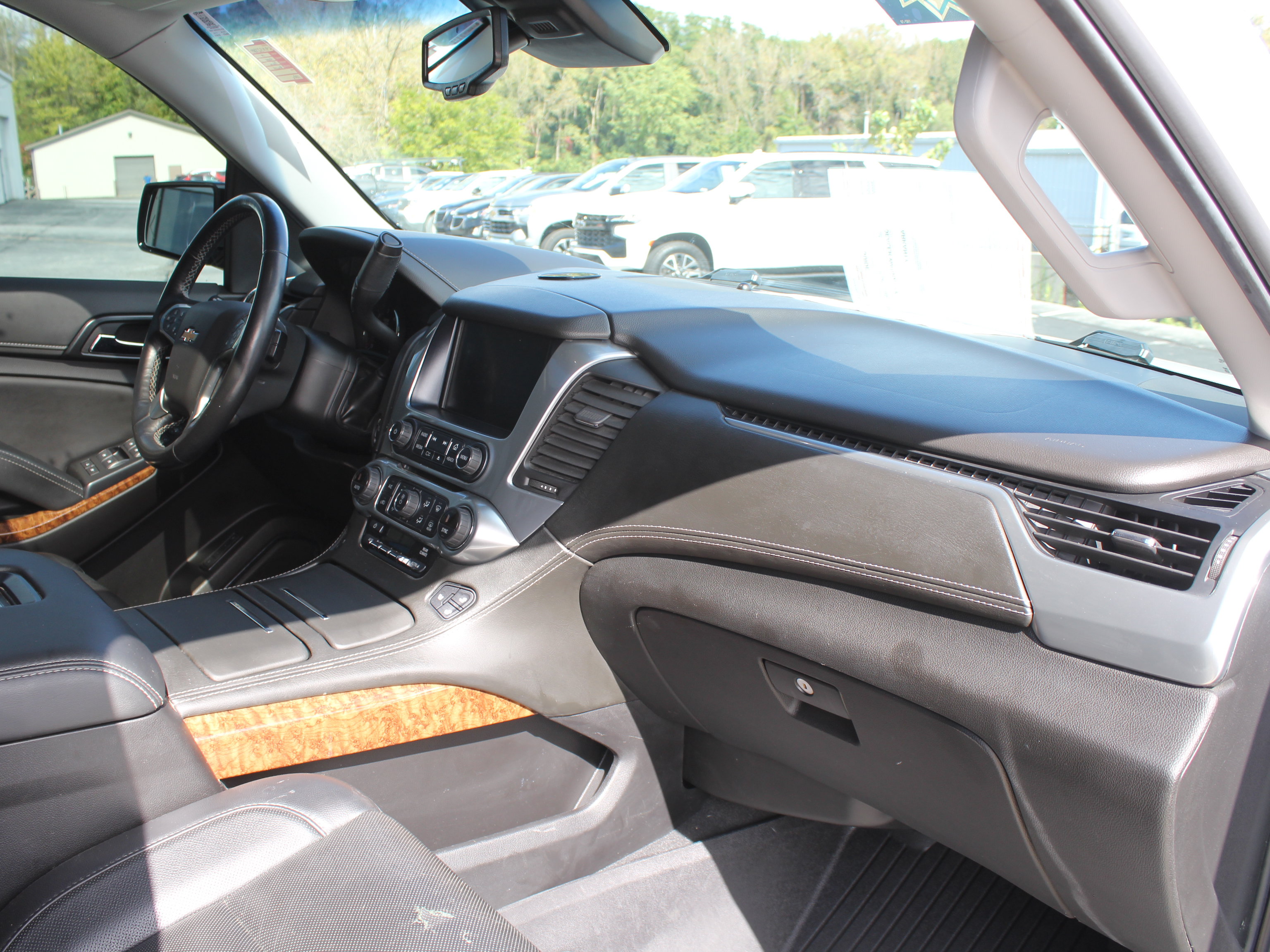 Used 2019 Chevrolet Tahoe Premier AWD/4WD image 29