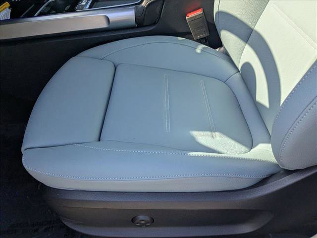 New 2026 Mercedes-Benz GLB 250 4MATIC image 3