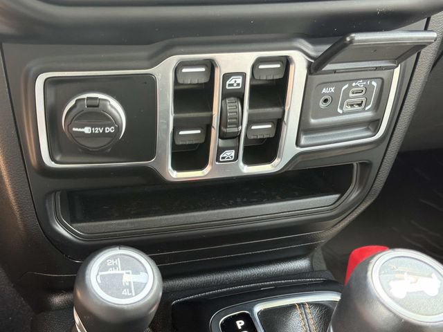Used 2022 Jeep Wrangler Unlimited Sahara AWD/4WD image 29