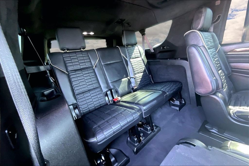 Used 2021 Cadillac Escalade ESV Premium Luxury Platinum AWD/4WD image 26