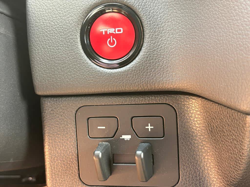 Used 2025 Toyota Tundra Limited w/ TRD Off-Road Package AWD/4WD image 18