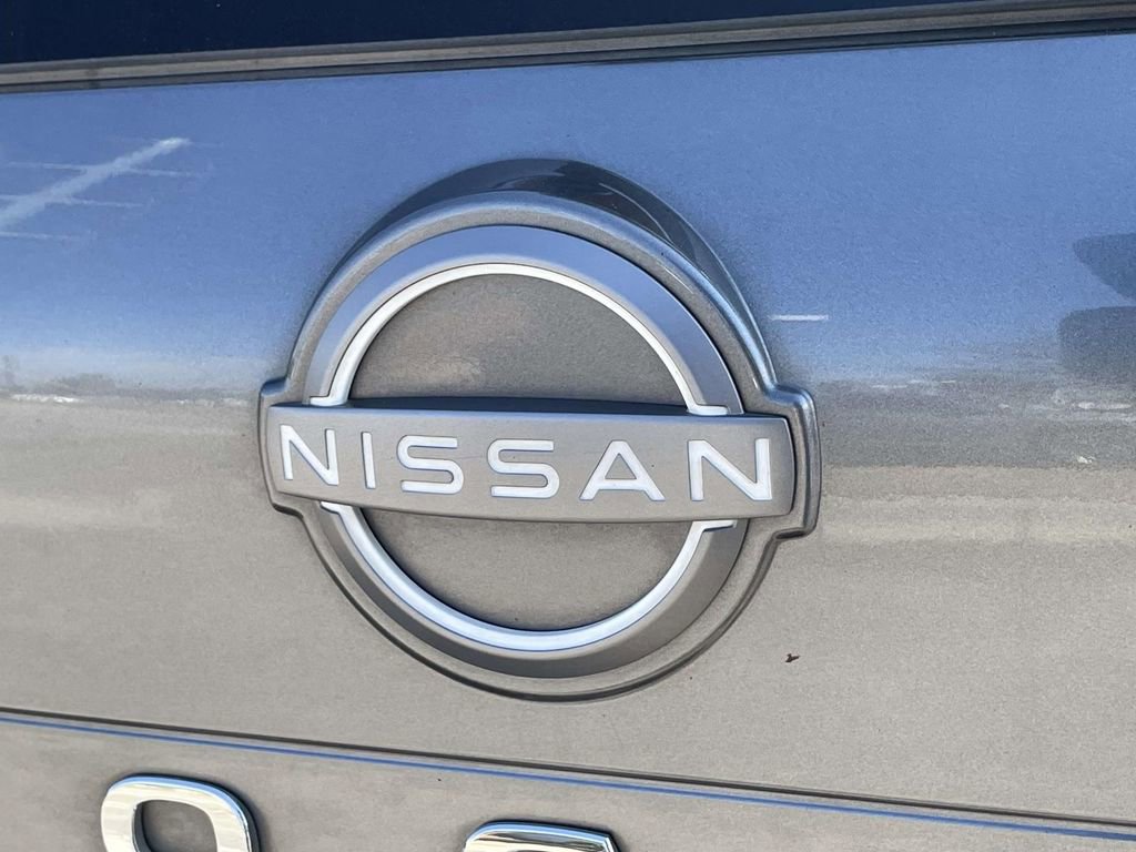 Used 2023 Nissan Rogue SV image 9