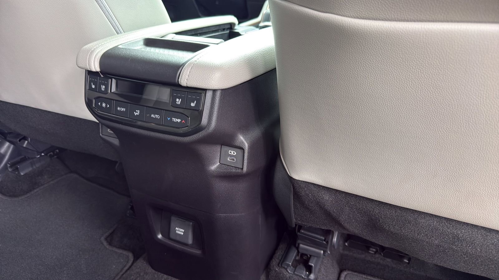 Used 2025 Toyota Grand Highlander AWD Hybrid image 27