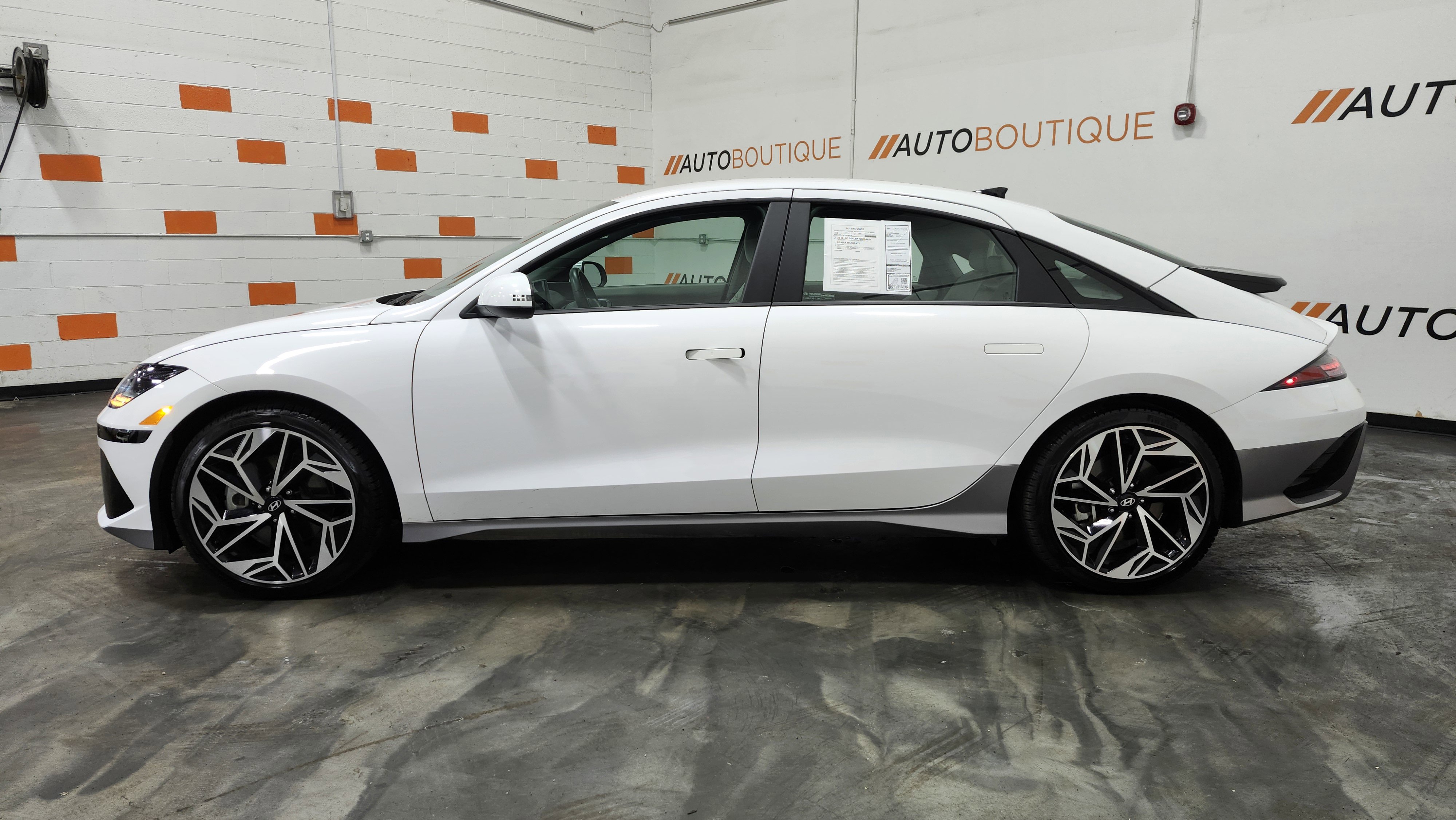 Used 2023 Hyundai Ioniq 6 SEL image 17