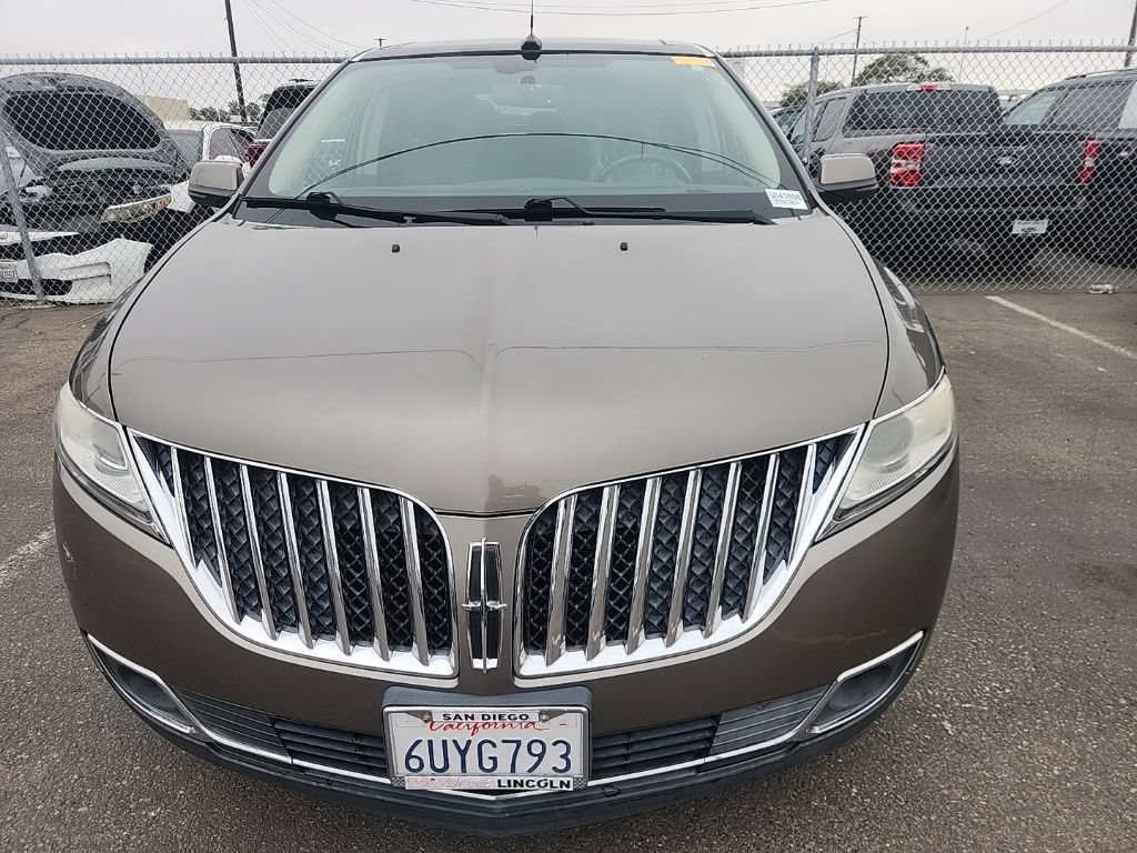Used 2012 Lincoln MKX AWD image 2
