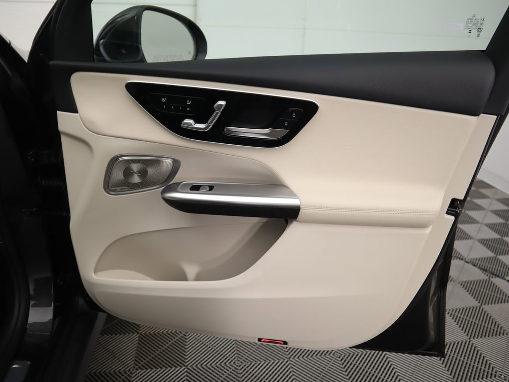 Used 2026 Mercedes-Benz GLC 300 4MATIC image 27