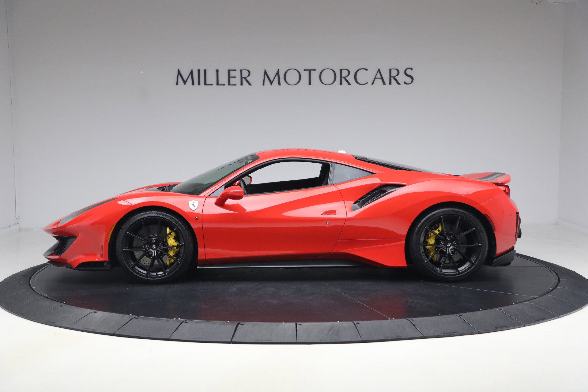Certified 2019 Ferrari 488 Pista Coupe RWD image 3