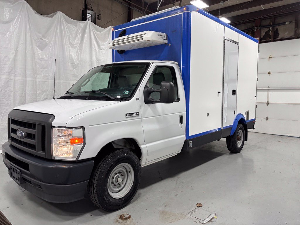 Used 2023 Ford E-350 and Econoline 350 Super Duty w/ Power Windows & Locks Group RWD image 3