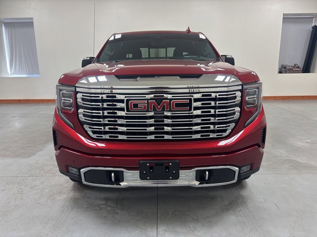 Used 2024 GMC Sierra 1500 Denali w/ Technology Package AWD/4WD image 3