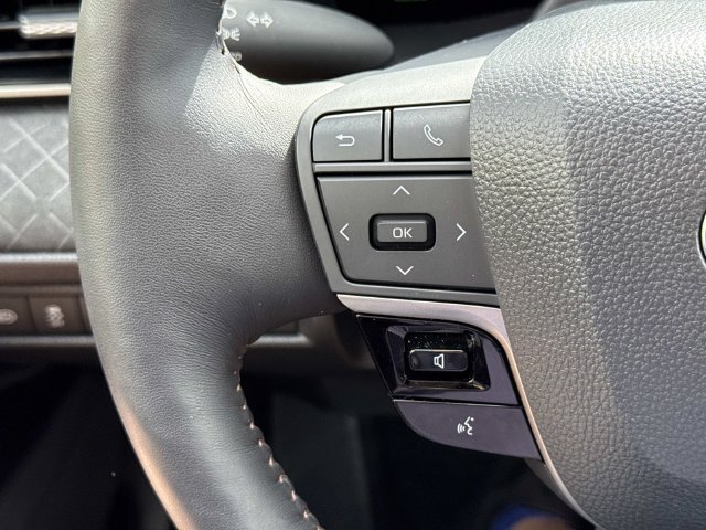 Used 2026 Toyota Camry XLE w/ Premium Plus Package FWD image 25