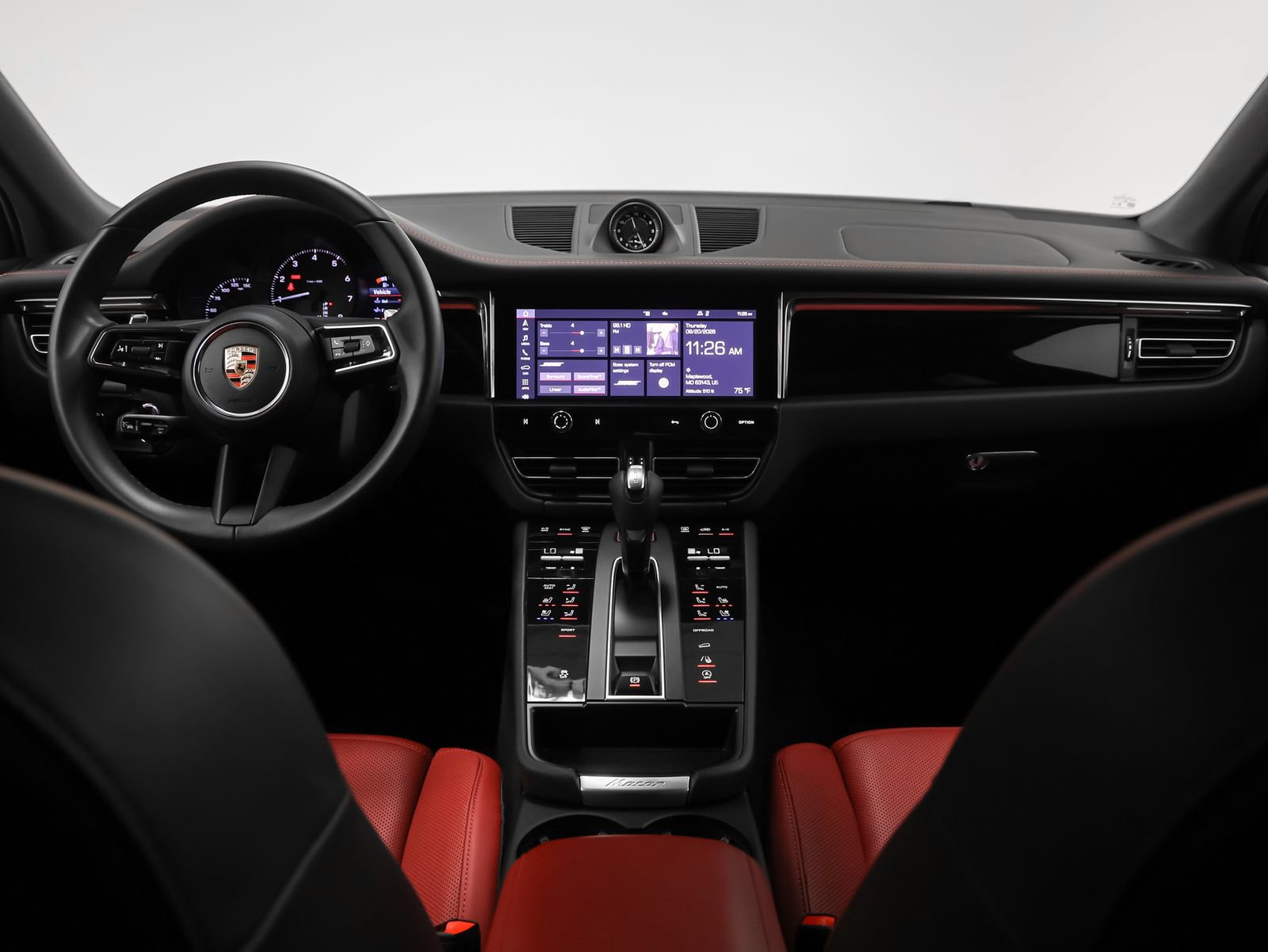Certified 2026 Porsche Macan AWD/4WD image 31