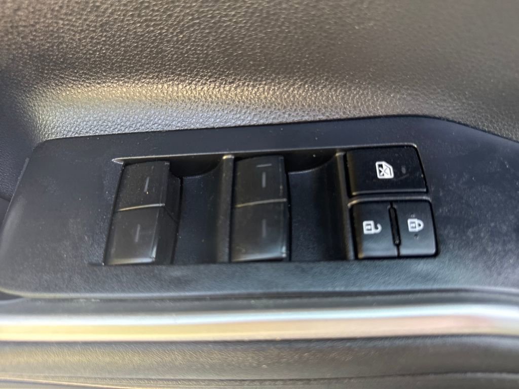 Used 2023 Toyota Highlander LE image 15