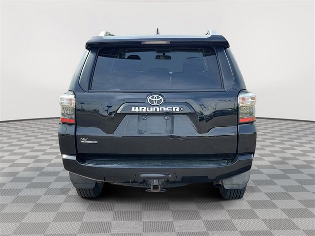 Used 2016 Toyota 4Runner SR5 image 4
