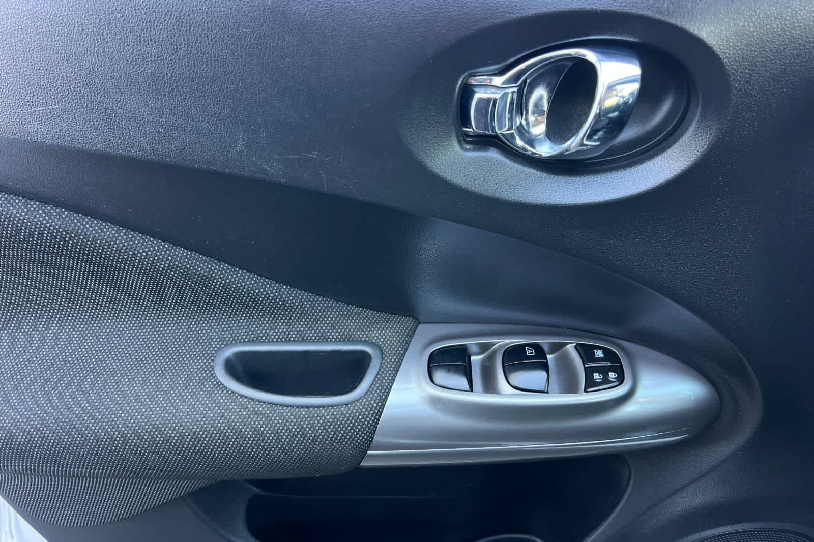 Used 2013 Nissan Juke S FWD image 13