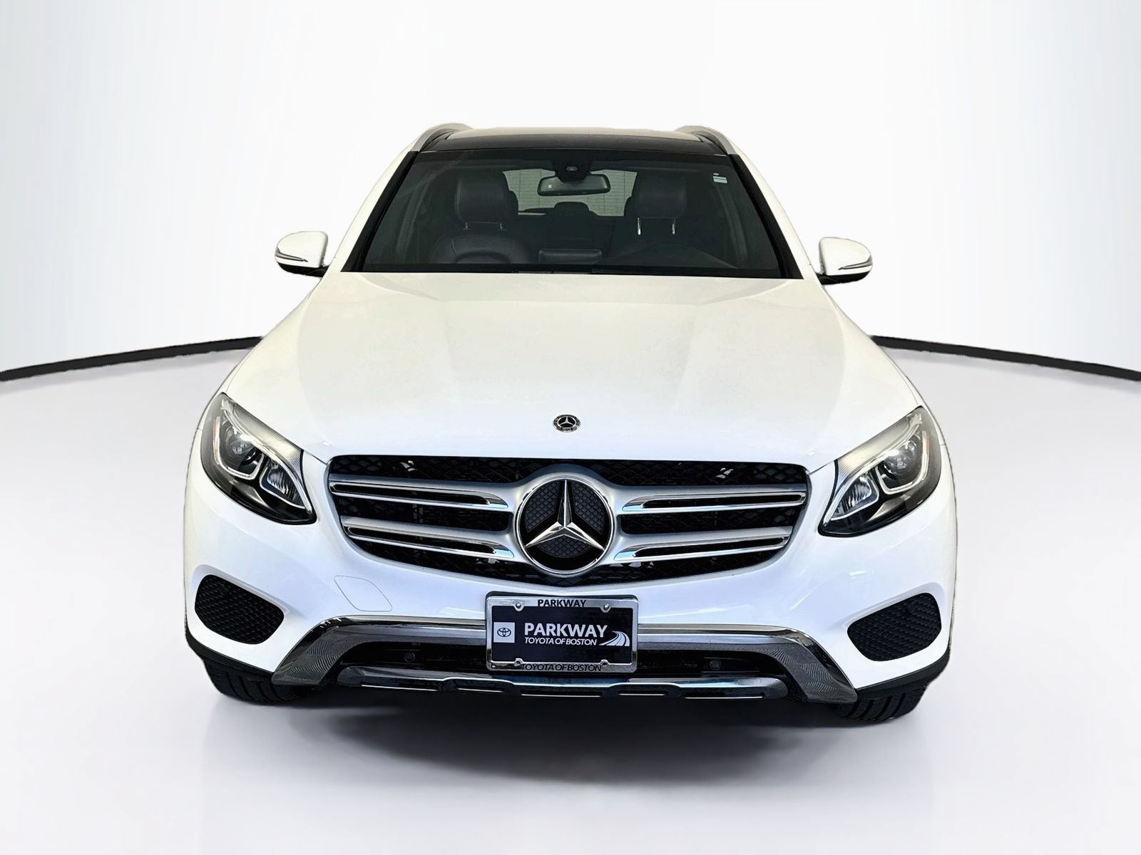 Used 2019 Mercedes-Benz GLC 300 4MATIC image 2