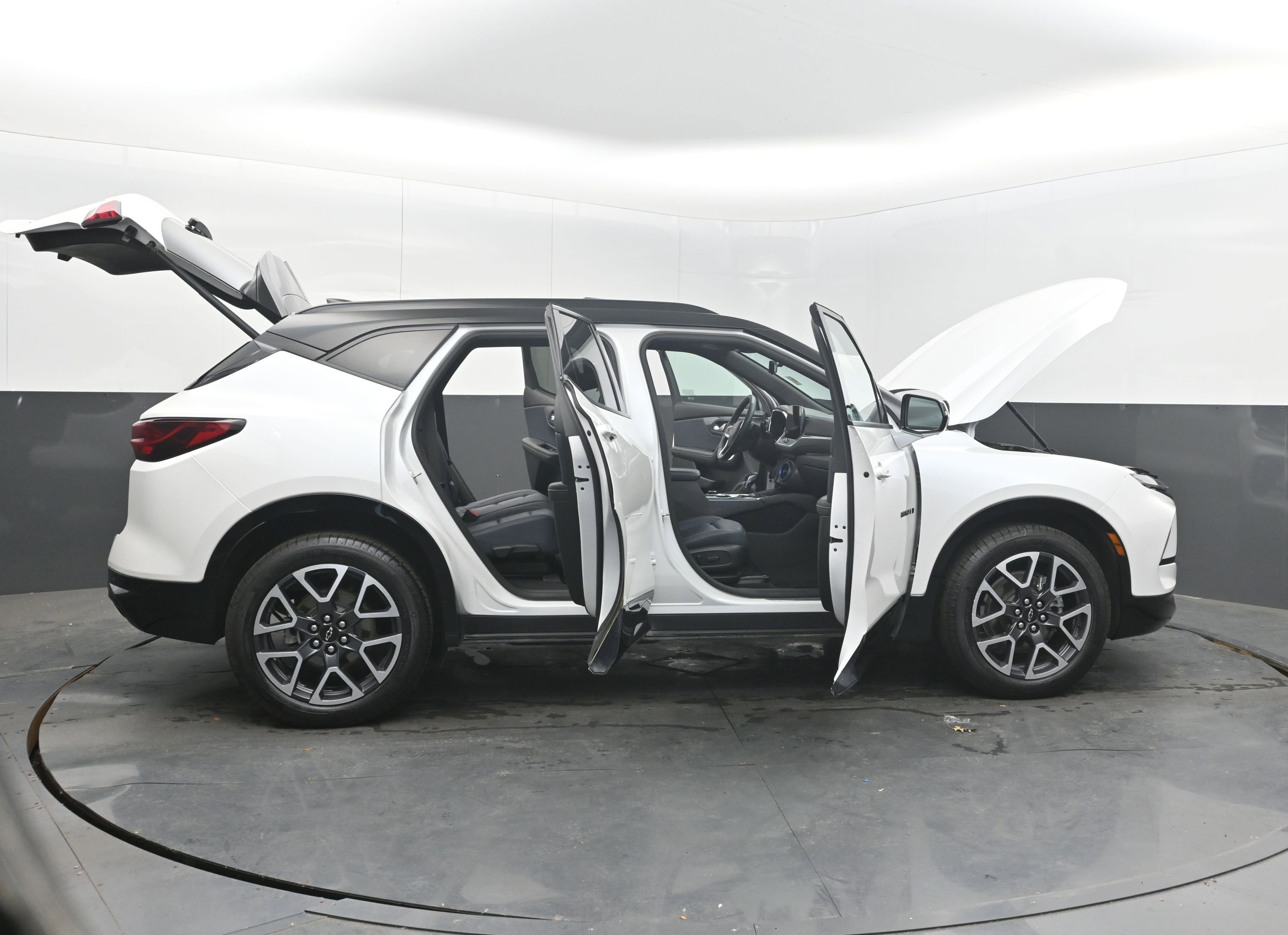 Certified 2023 Chevrolet Blazer RS w/ Driver Confidence II Package AWD/4WD image 51