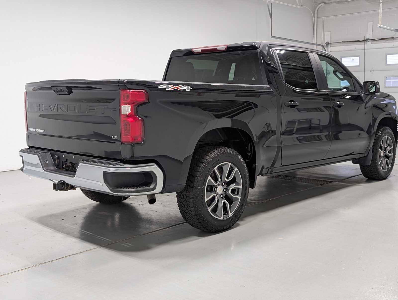 Certified 2022 Chevrolet Silverado 1500 LT AWD/4WD image 8