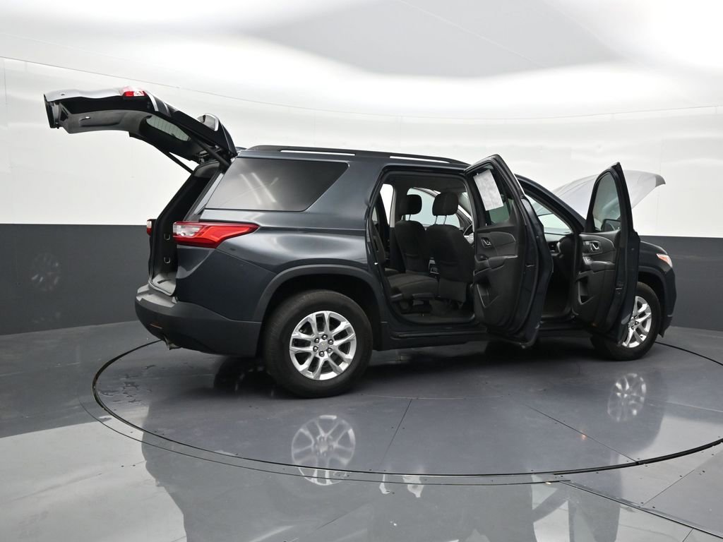 Used 2020 Chevrolet Traverse LT image 32