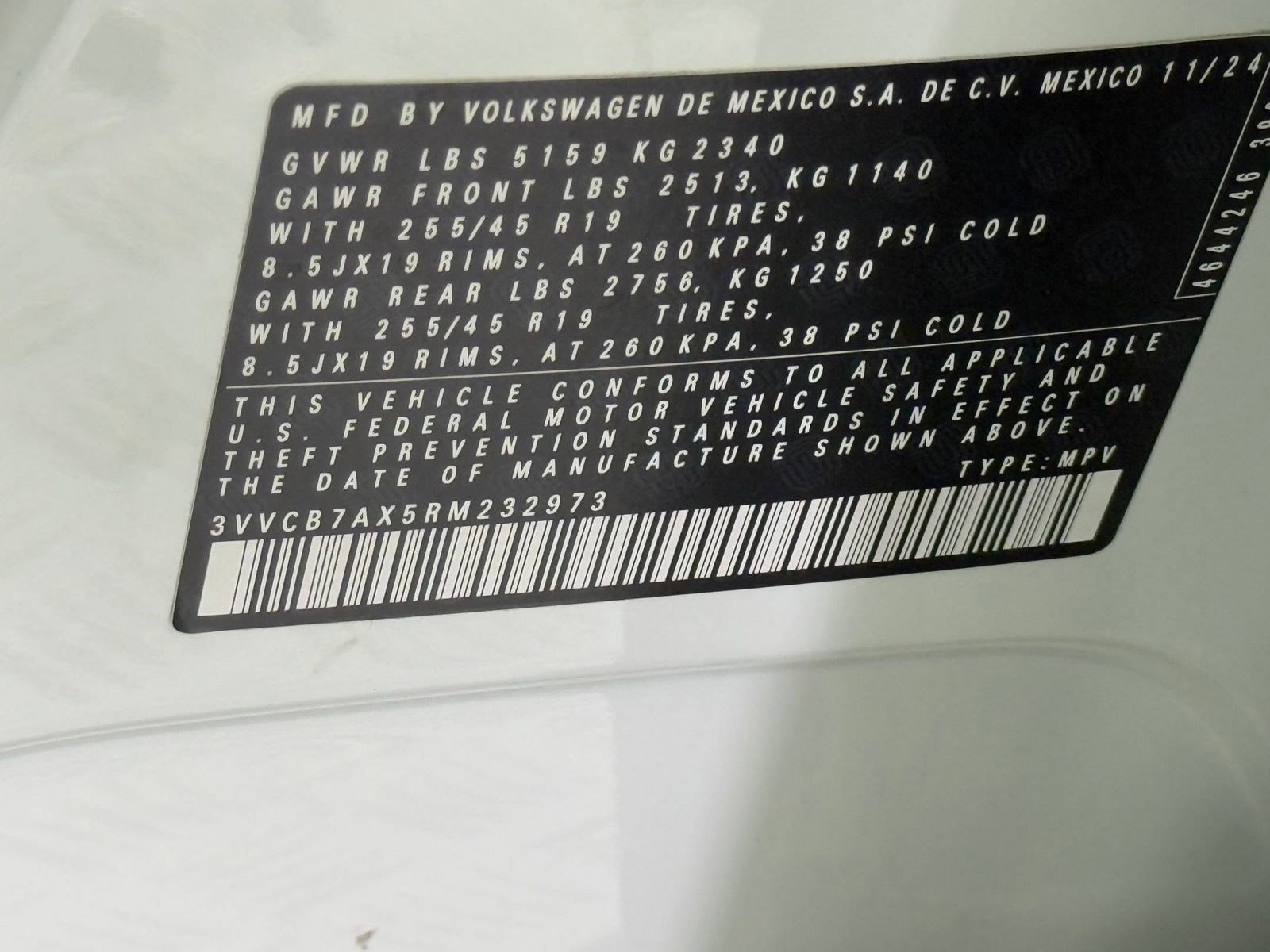 Used 2024 Volkswagen Tiguan SE R-Line image 25