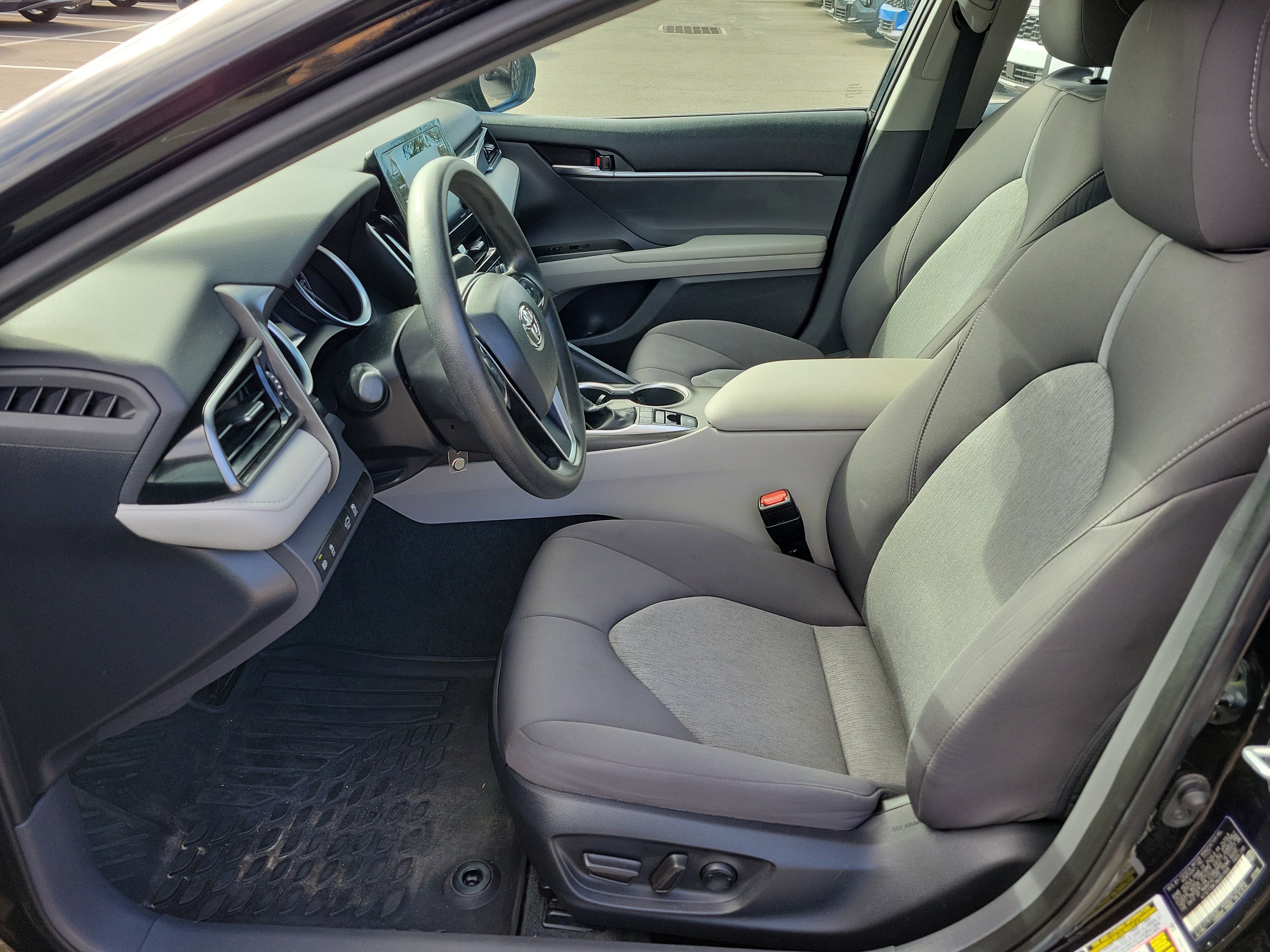 Used 2022 Toyota Camry LE image 20