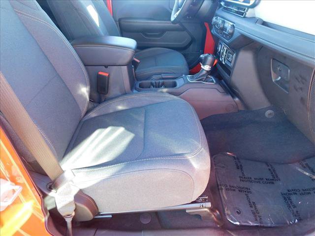 Used 2025 Jeep Wrangler Sahara image 22