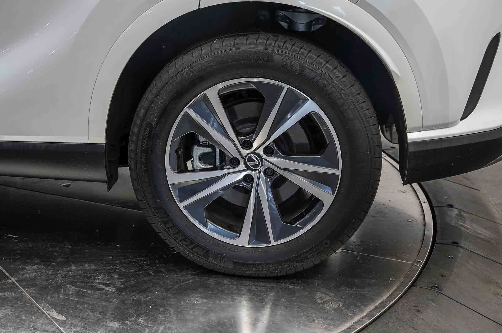 Used 2024 Lexus RX 350 FWD w/ Technology Package image 10