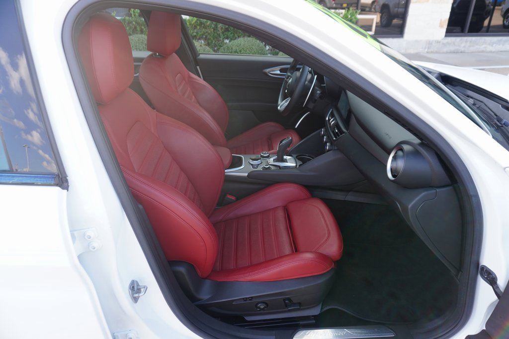 Used 2022 Alfa Romeo Giulia Veloce image 22
