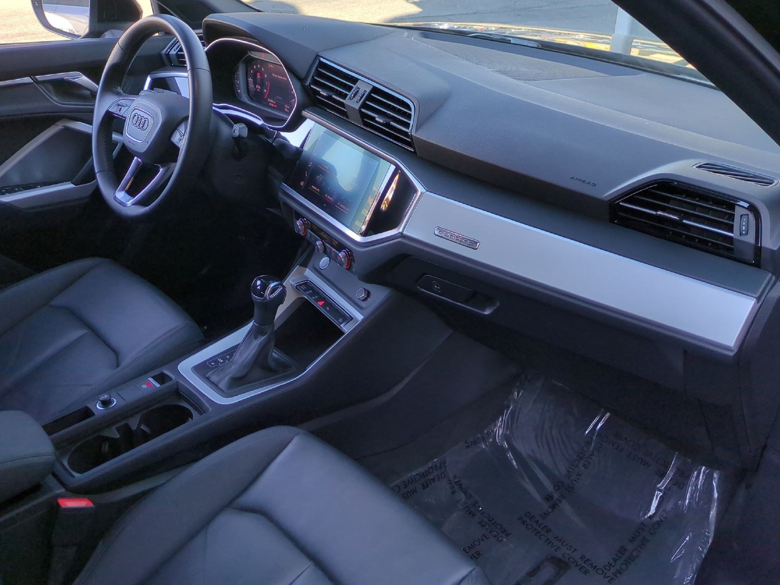 Used 2020 Audi Q3 2.0T Premium w/ Convenience Package AWD/4WD image 22