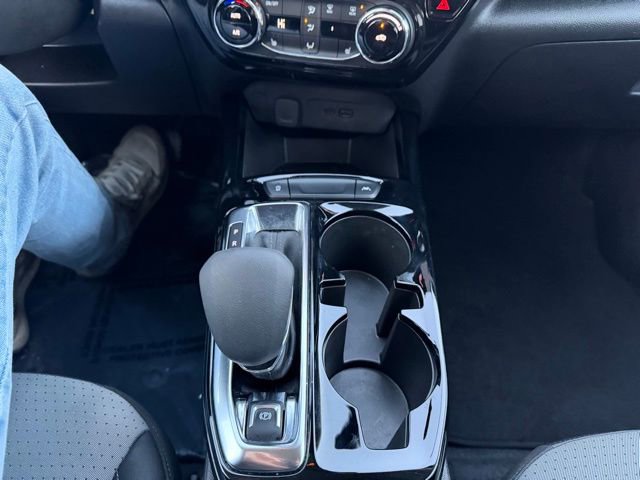 Used 2025 Chevrolet Trax LT w/ LT Convenience Package image 29