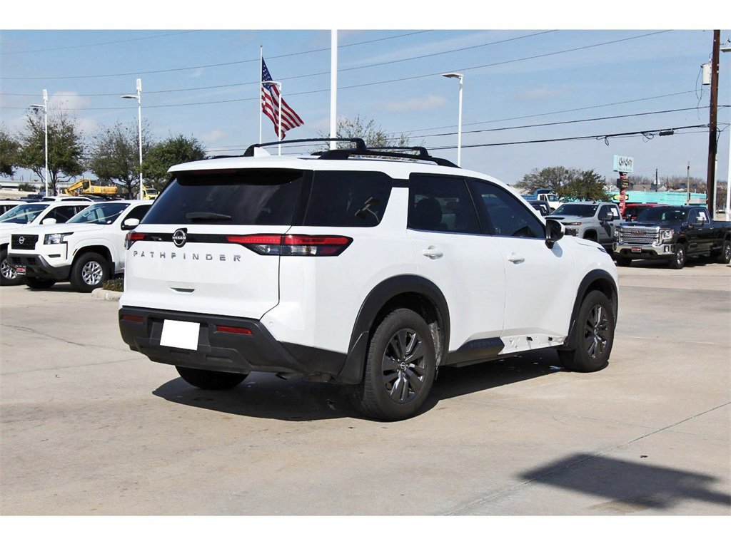 Used 2025 Nissan Pathfinder SV w/ Cargo Package image 6