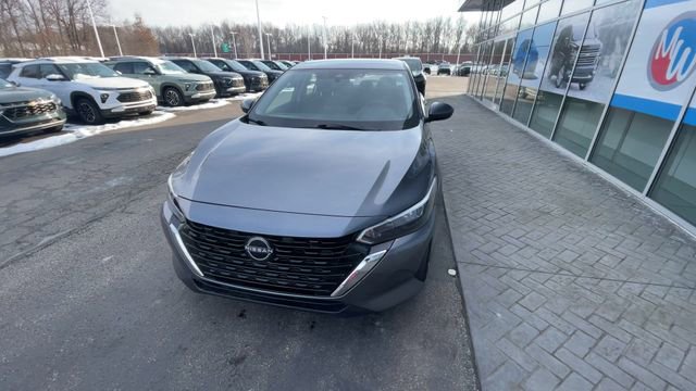 Used 2025 Nissan Sentra SV w/ Trunk Package image 3