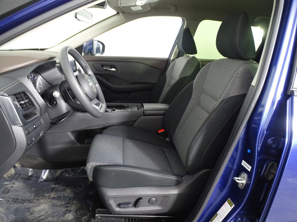 Used 2023 Nissan Rogue SV FWD image 10