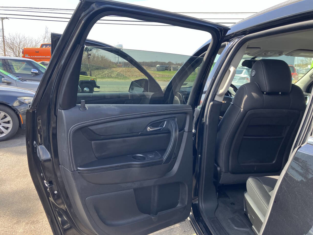 Used 2016 Chevrolet Traverse LT image 17