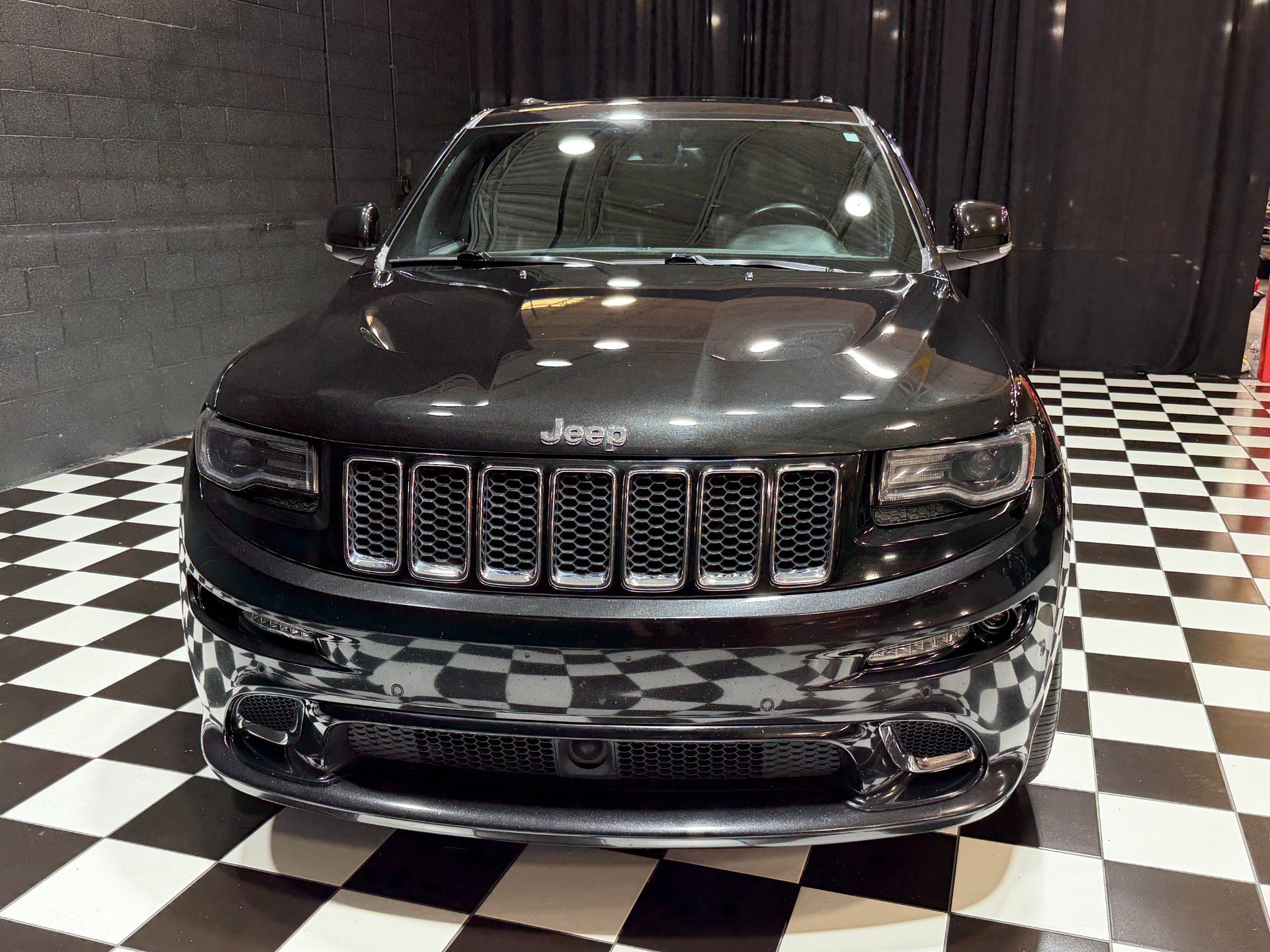 Used 2014 Jeep Grand Cherokee SRT8 w/ Luxury Group II AWD/4WD image 11