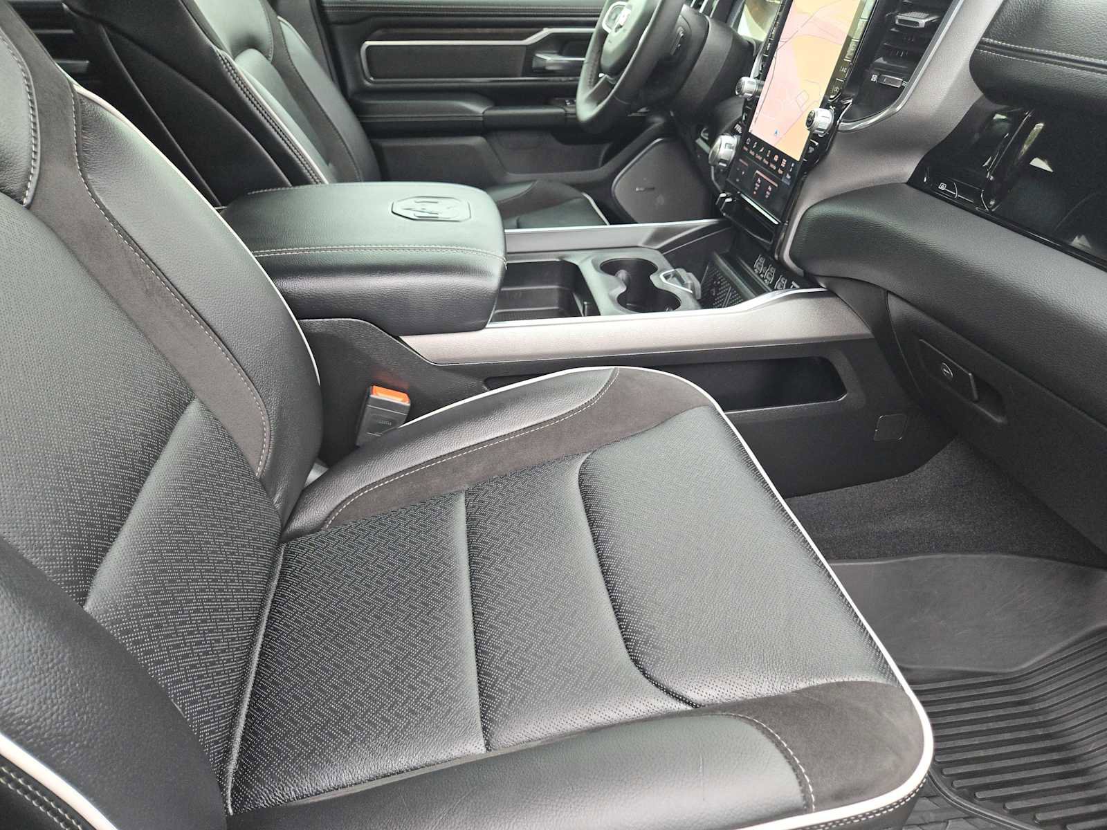 Used 2025 RAM 1500 Laramie w/ Night Edition AWD/4WD image 14