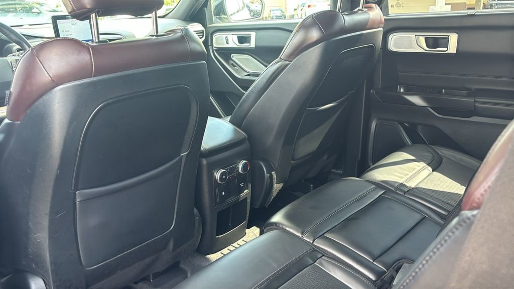 Used 2020 Ford Explorer Platinum w/ Premium Technology Package AWD/4WD image 31